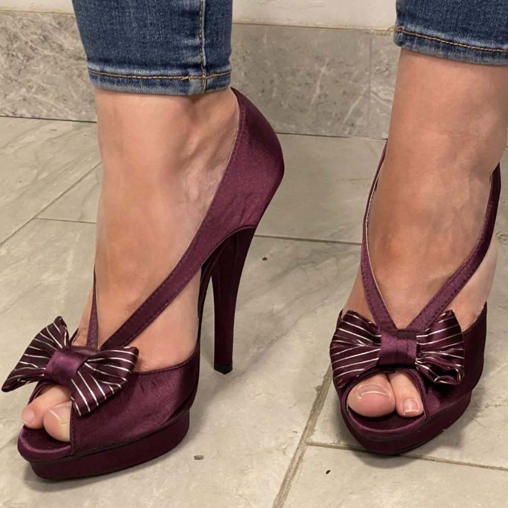 NEW Liliana Purple Satin Bow Peep Toe Heels 8 1/2